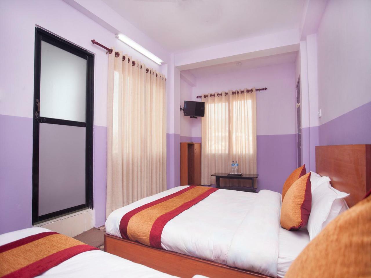 Tokha Oyo 341 Hotel Kusum Kohinoore المظهر الخارجي الصورة