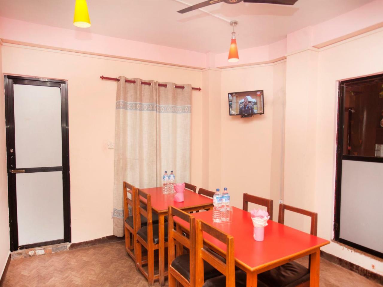 Tokha Oyo 341 Hotel Kusum Kohinoore المظهر الخارجي الصورة